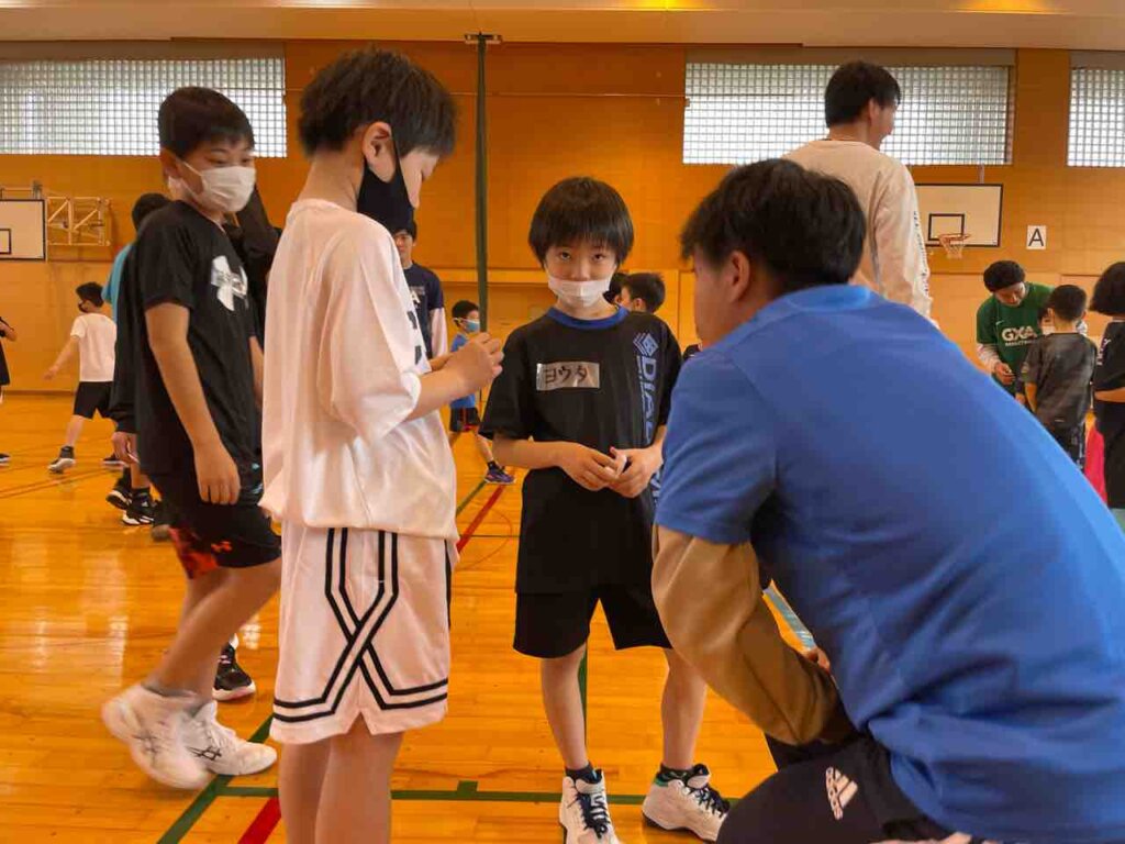 最初は基礎練習からスタート