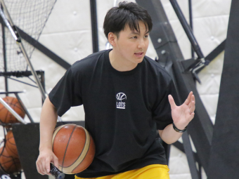GXAバスケットボールコーチ河村 航亮